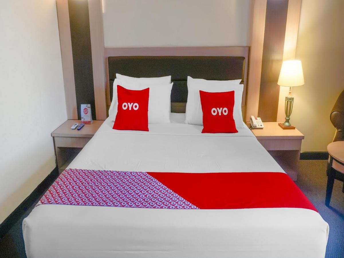 Oyo 3967 Hotel Pantai Wisata Макасар Екстериор снимка