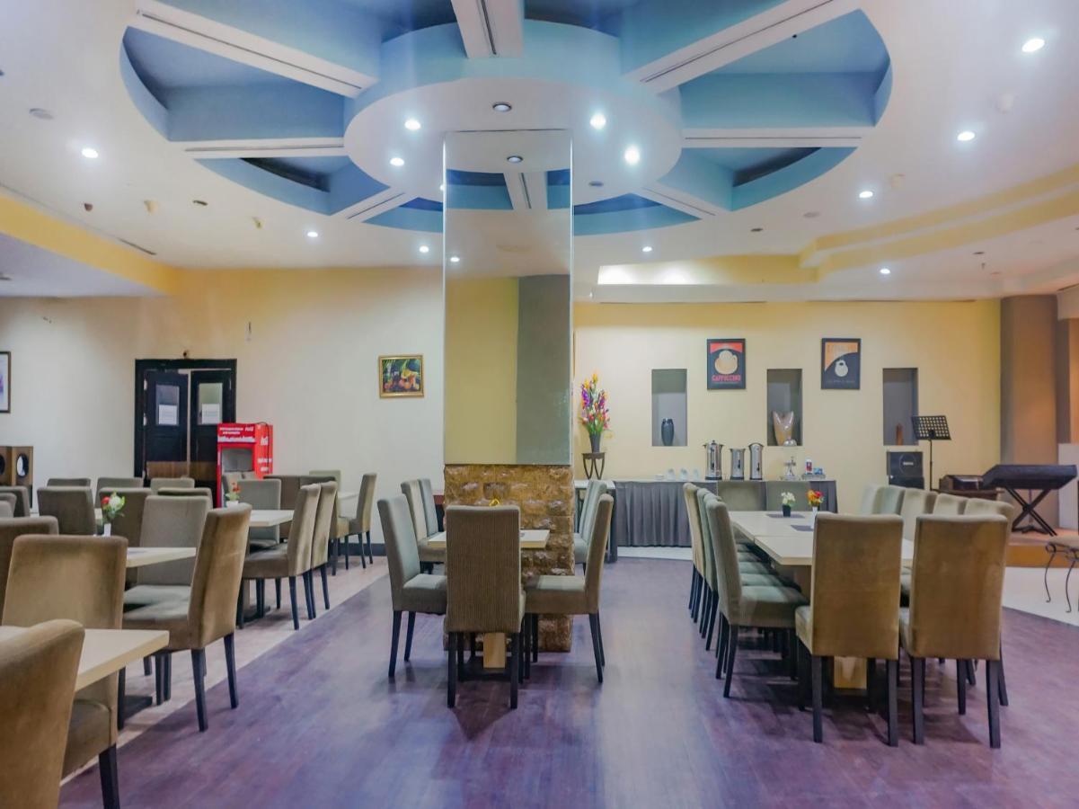 Oyo 3967 Hotel Pantai Wisata Макасар Екстериор снимка