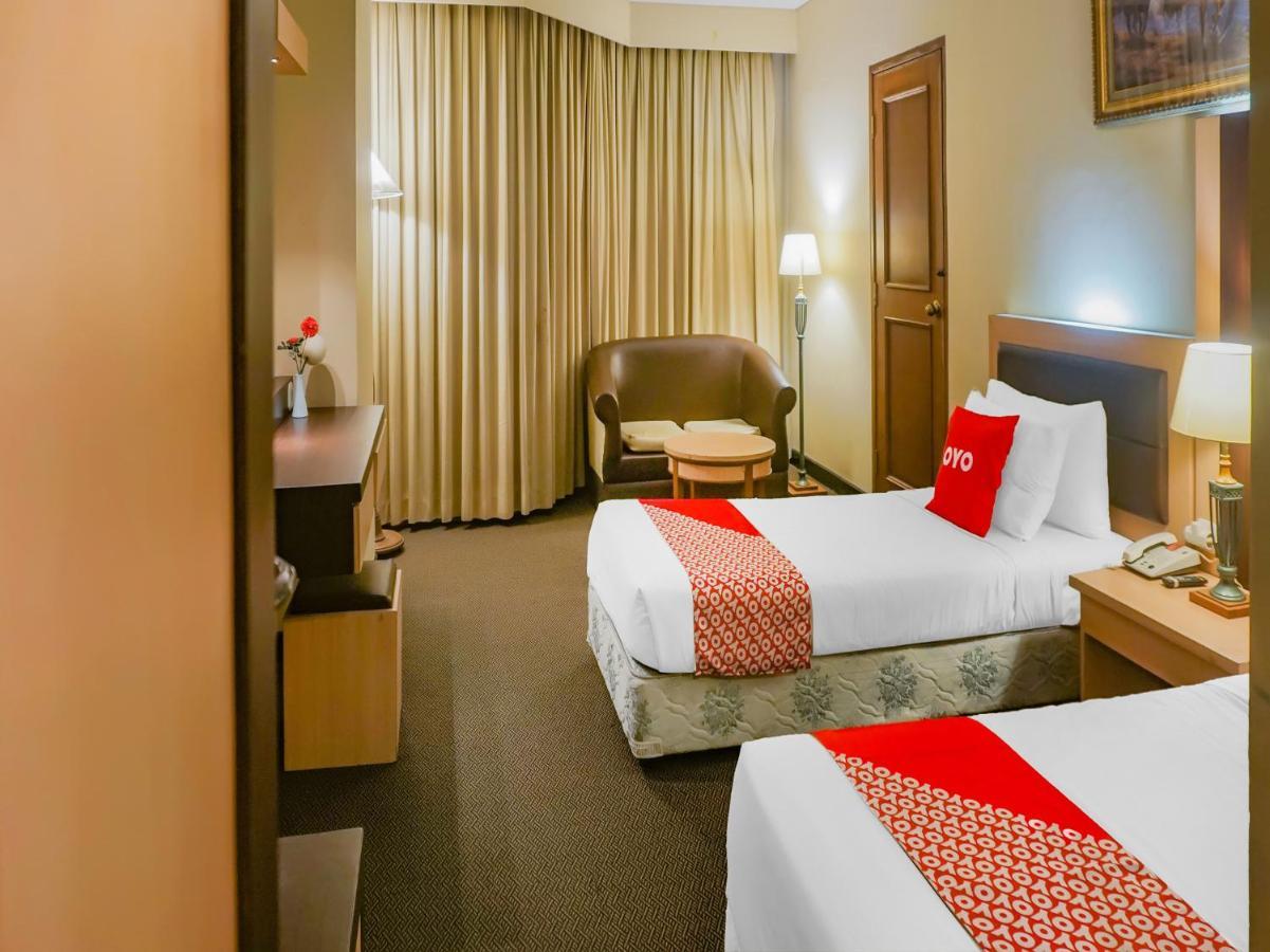 Oyo 3967 Hotel Pantai Wisata Макасар Екстериор снимка