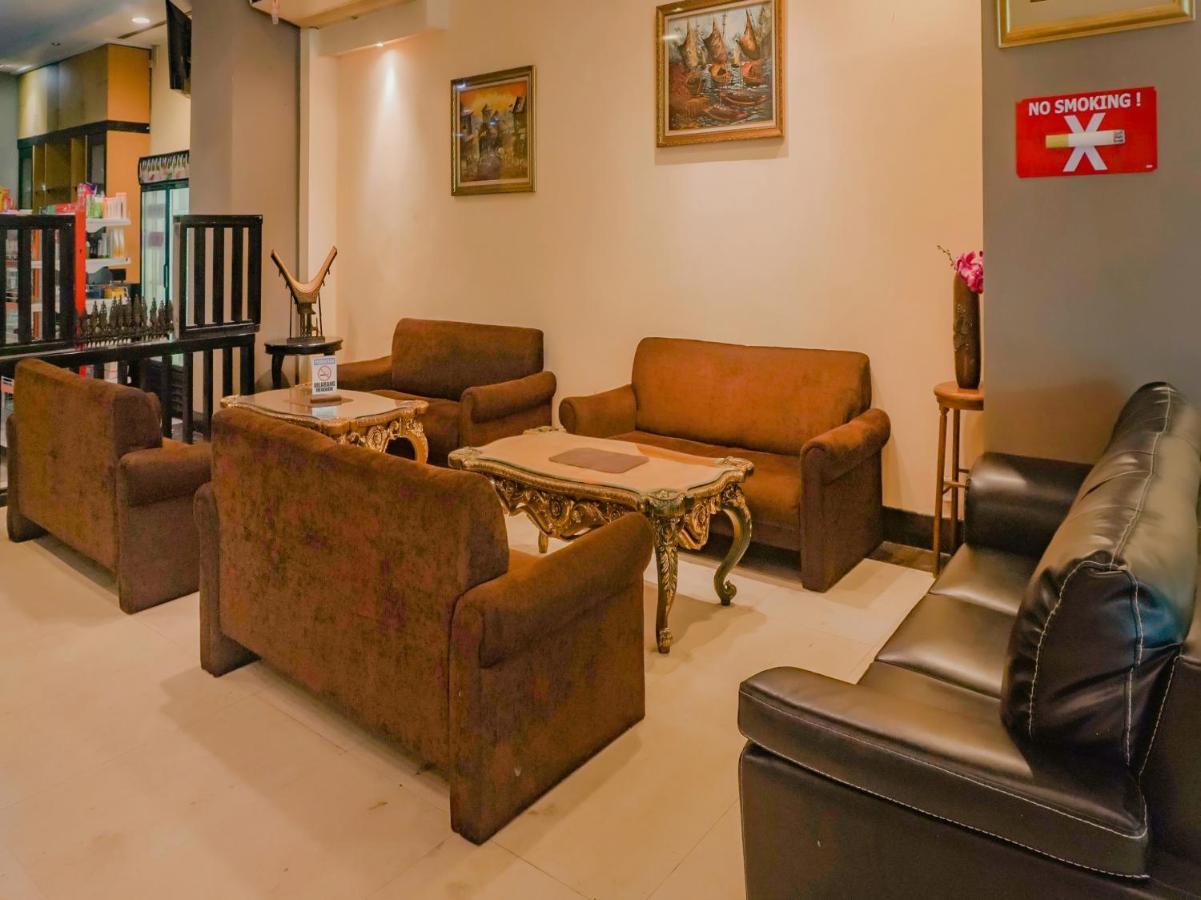 Oyo 3967 Hotel Pantai Wisata Макасар Екстериор снимка