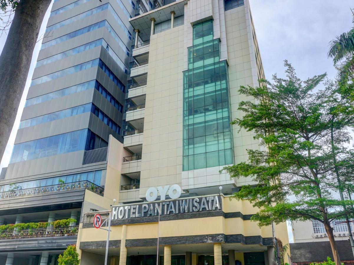 Oyo 3967 Hotel Pantai Wisata Макасар Екстериор снимка