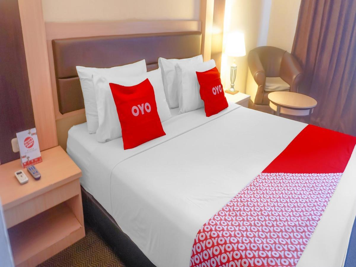Oyo 3967 Hotel Pantai Wisata Макасар Екстериор снимка