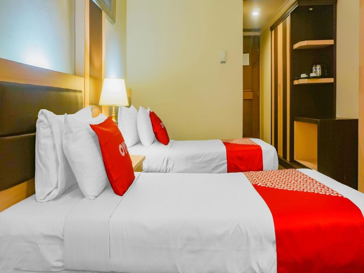 Oyo 3967 Hotel Pantai Wisata Макасар Екстериор снимка