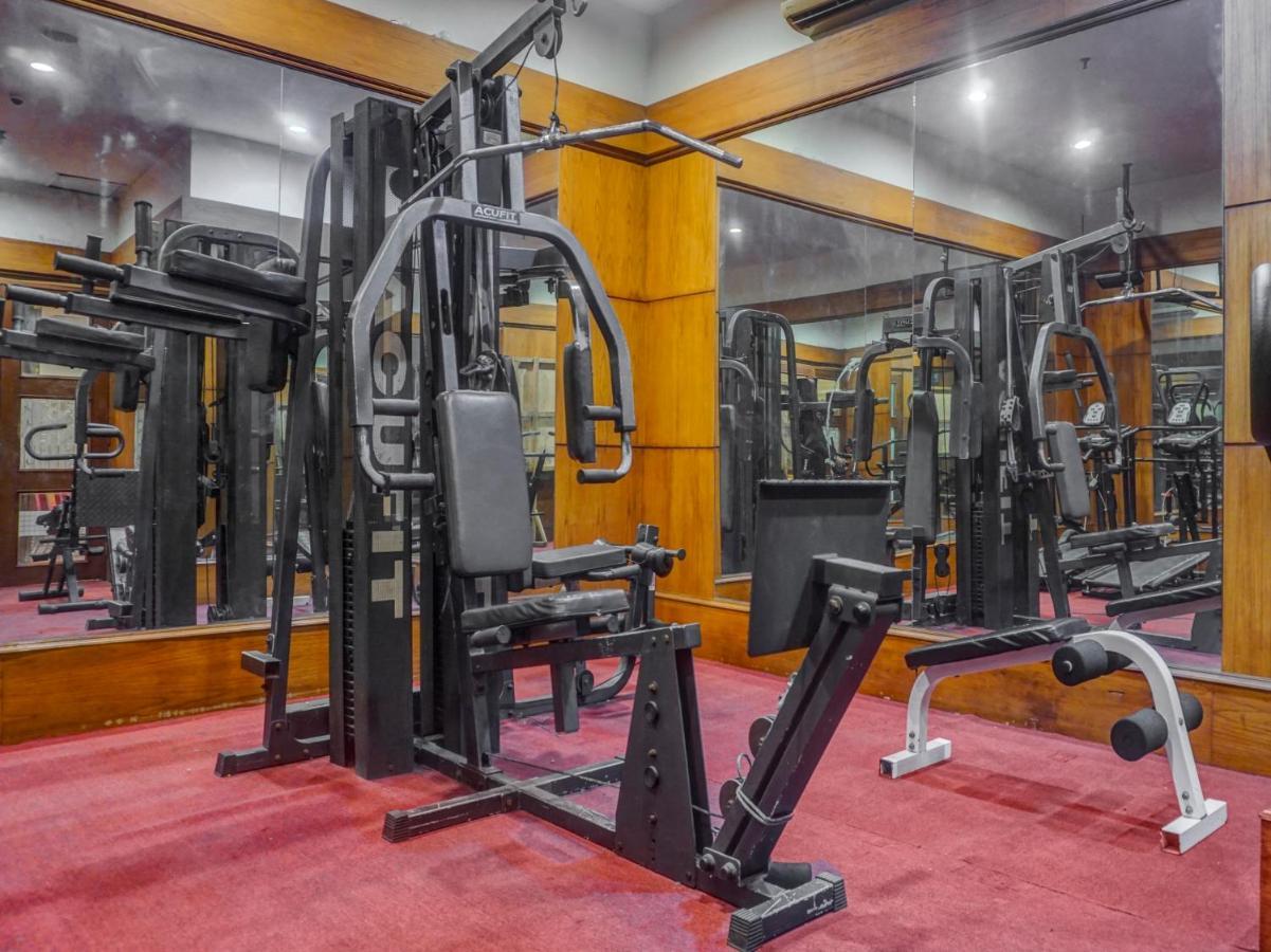 Oyo 3967 Hotel Pantai Wisata Макасар Екстериор снимка